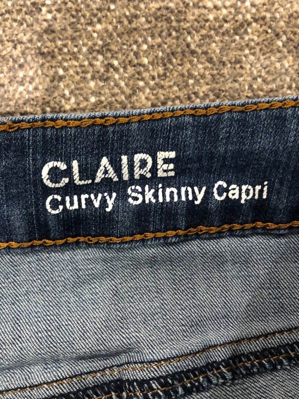!iT. Claire Curvy Skinny Capri Jeans, Size 10 - Picture 7 of 10